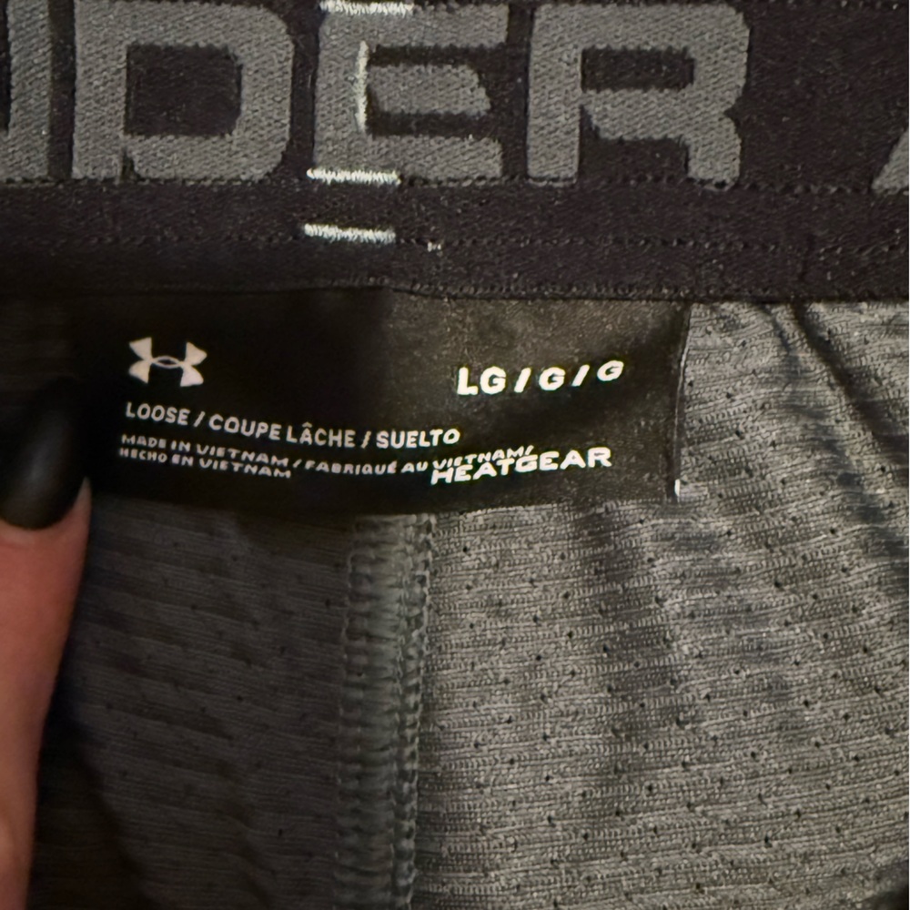 Under Armour Men's Charcoal and Black Athletic Shorts - Picture 3 of 4